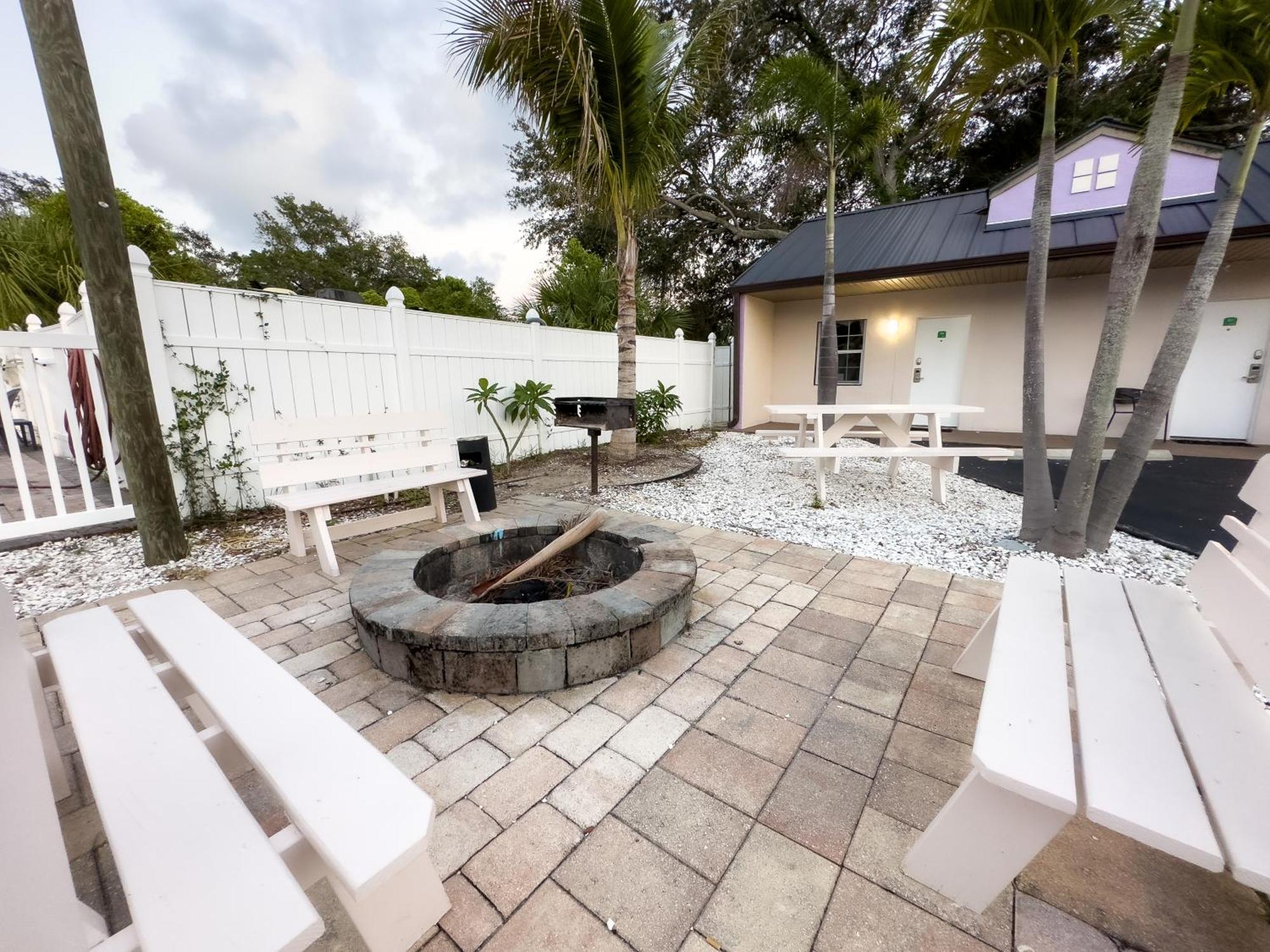 2Q Beds Studio Apt With Shared Pool 01 クリアウォーター エクステリア 写真