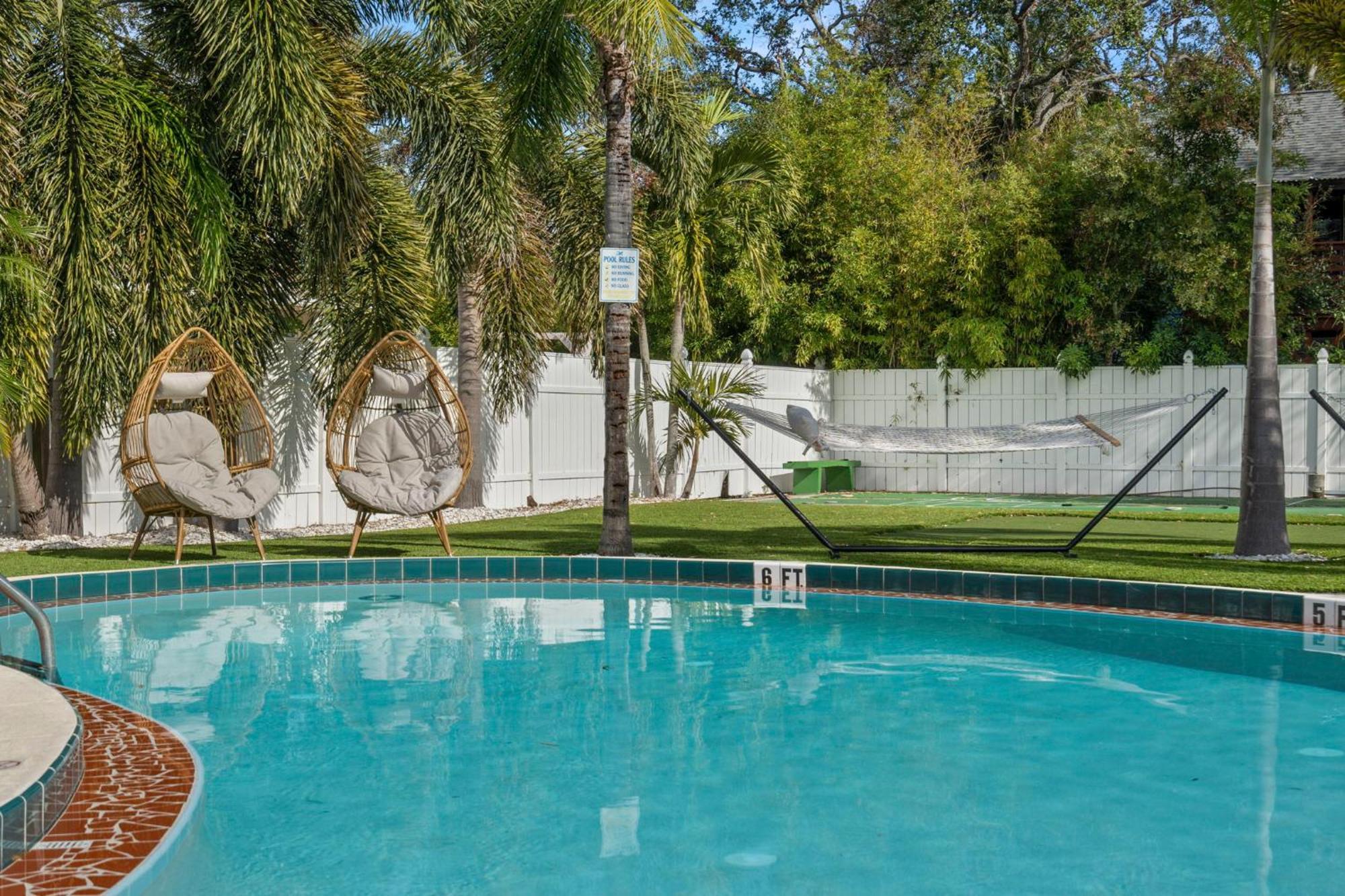 2Q Beds Studio Apt With Shared Pool 01 クリアウォーター エクステリア 写真