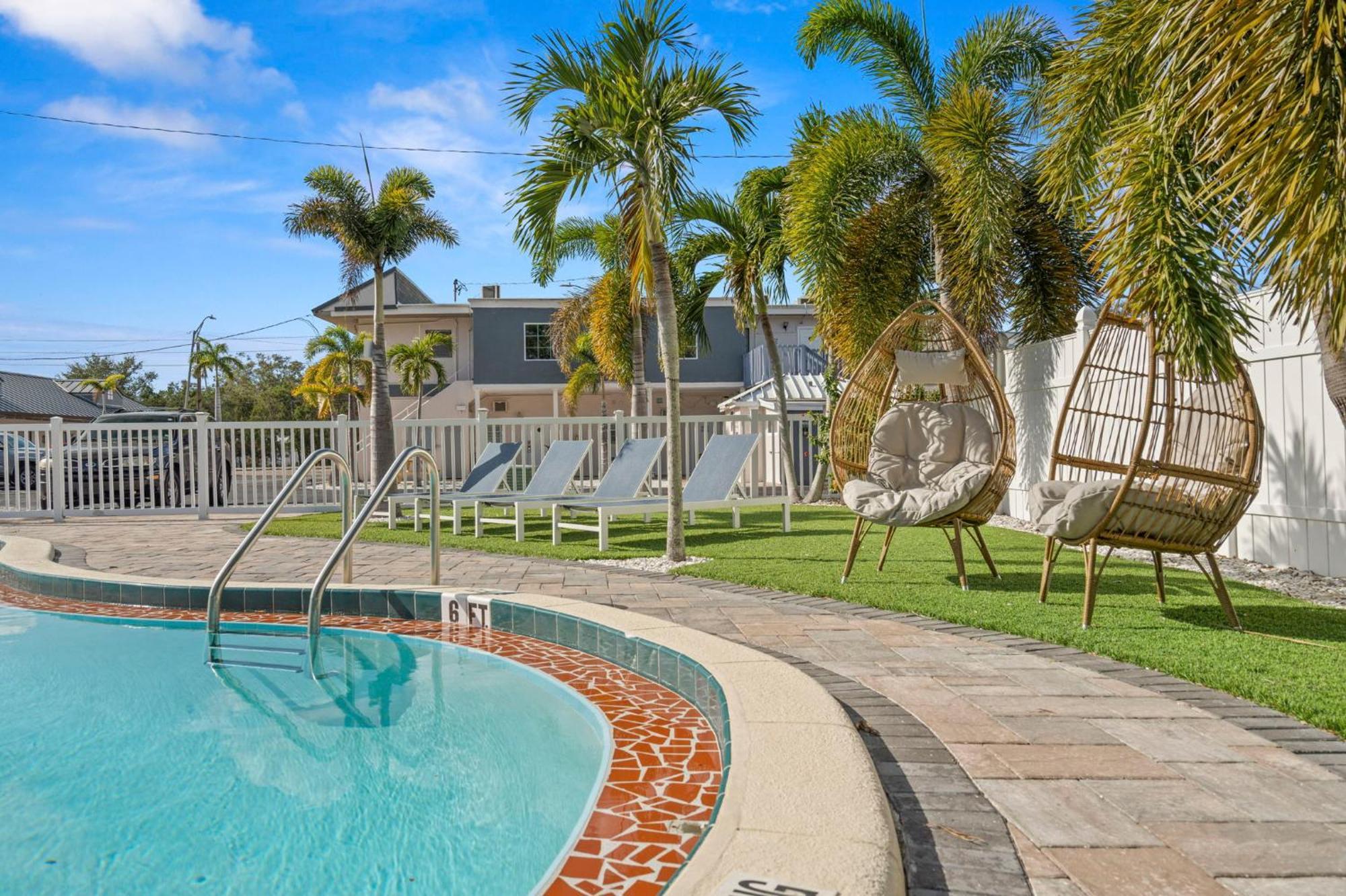 2Q Beds Studio Apt With Shared Pool 01 クリアウォーター エクステリア 写真